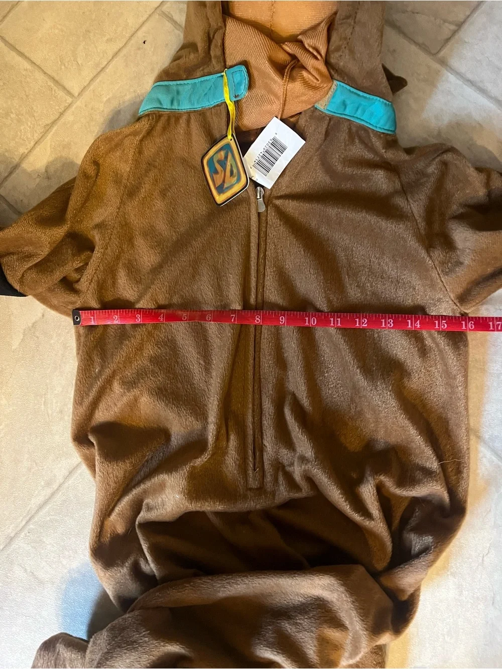 Scooby Doo plush costume child size small. Front zipper. 3d collar tag. Cute!